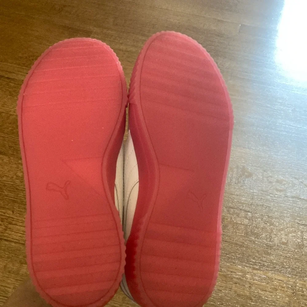 Puma White and Pink Sneakers LIKE NEW! - Picture 6 of 10